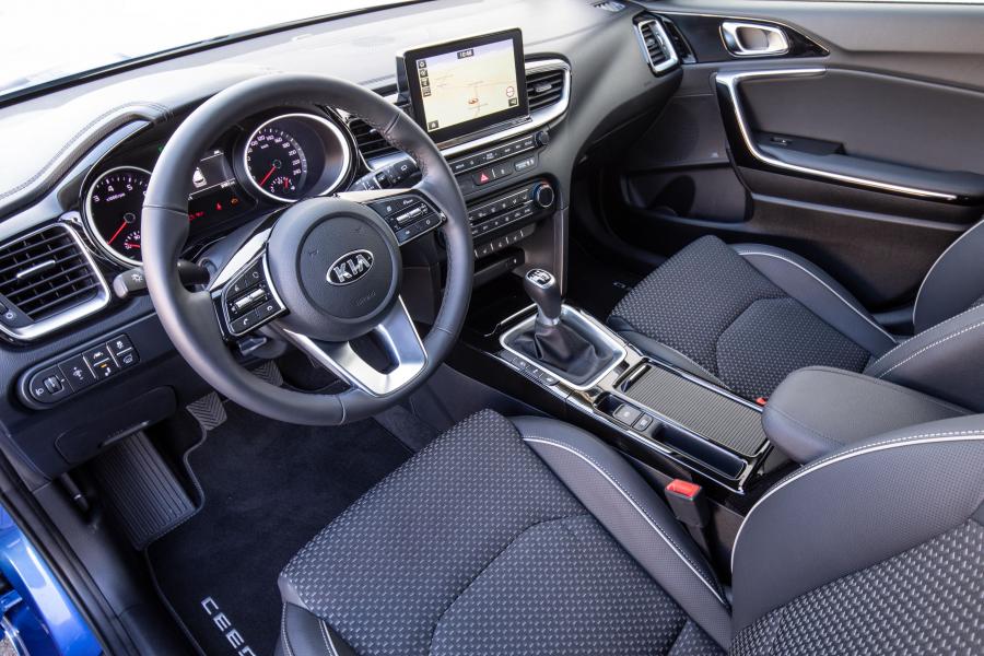 Интерьер Kia Ceed Sportswagon 2018 года  (WW) (фото 39 из 47)